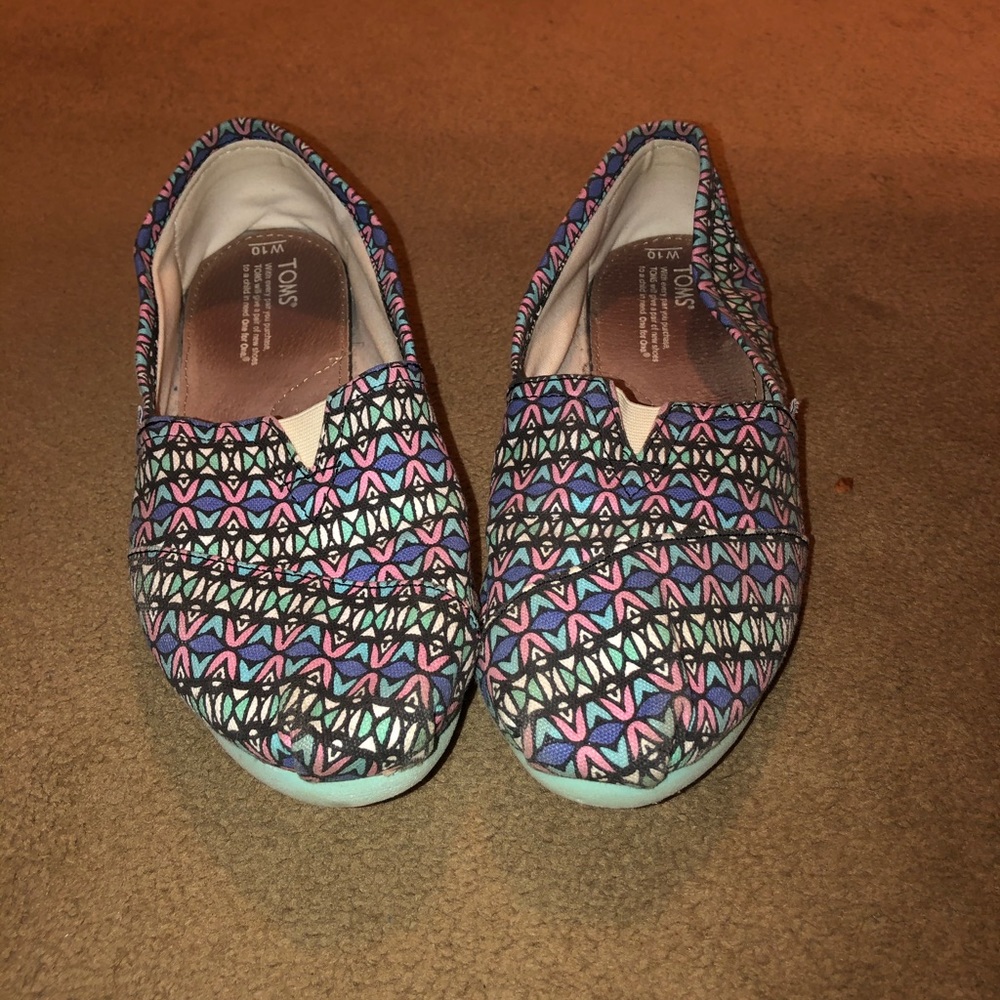 Pink, purple, and teal mosaic Toms